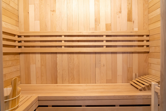 Red Cedar Steam Sauna Room With LED Light And Ozone Generator Modern Design 15~90℃ Temperature Range