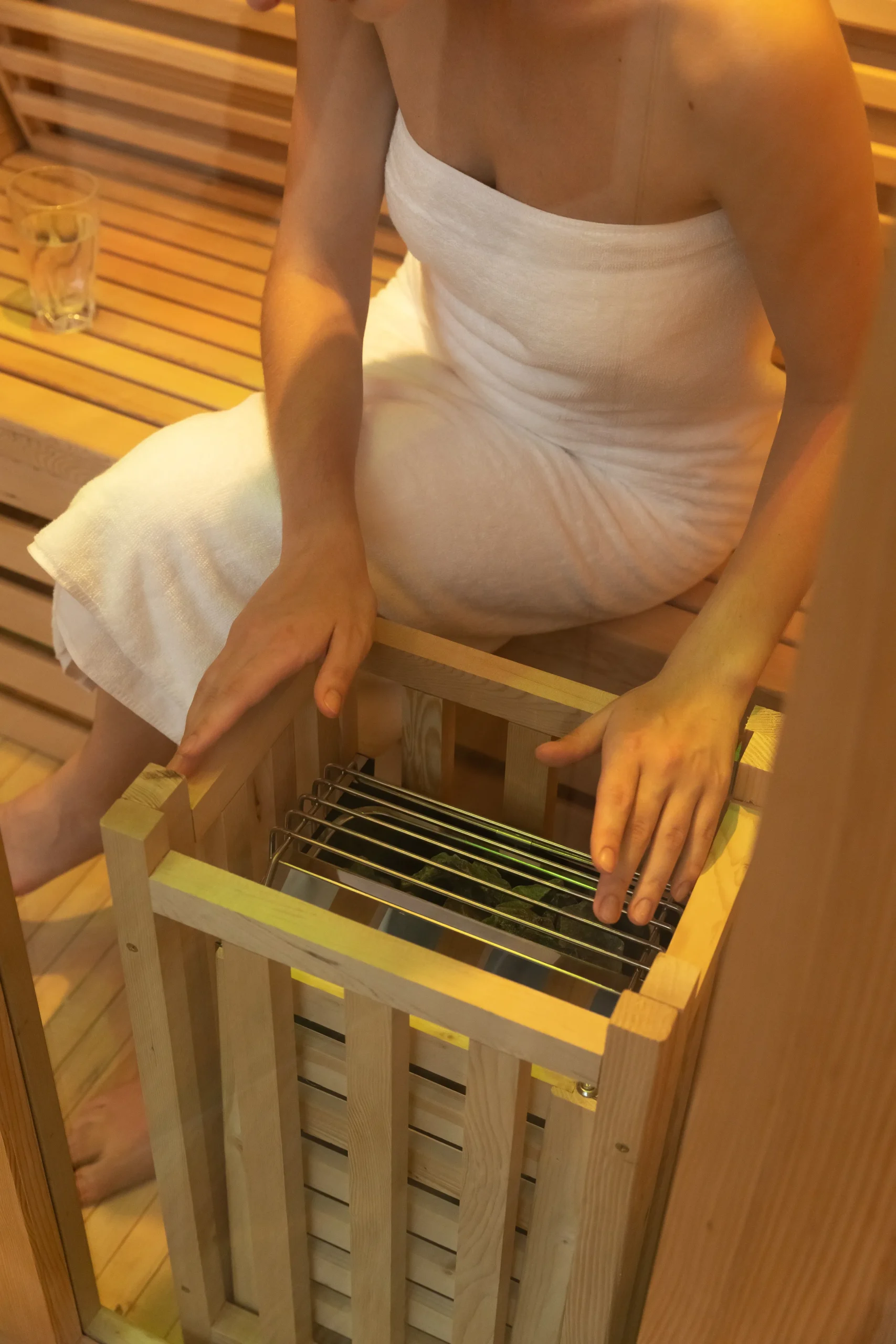 Groothandel 1-persoons traditionele binnenstoomsauna met elektrische kachel 12