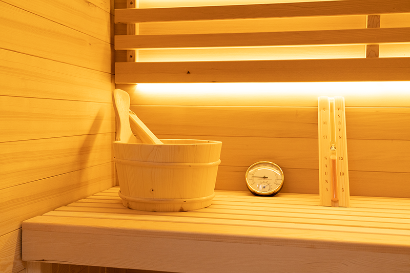 Custom Luxury Indoor Hemlock Wood 2 Person Traditional Dry Wet Steam Sauna Room 007