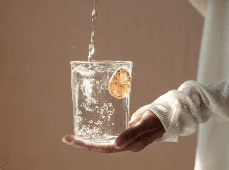 Staying Hydrated in Saunas 01